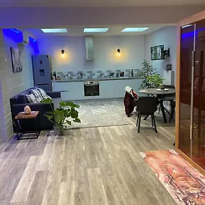 https://terrys-yard-southville-bristol.tophotelsbath.com