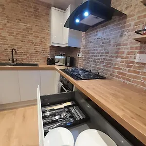 https://stunning-2-bed-city-apartment-near-st-james-park.hotels-newcastle-upon-tyne.com