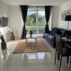 3 Bed Cozy - Next To Leeds Centre & Leeds (West Yorkshire)